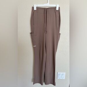 Grey’s Anatomy by Barco Evolve Rhythm Scrub pants (XS Tall) straight legs